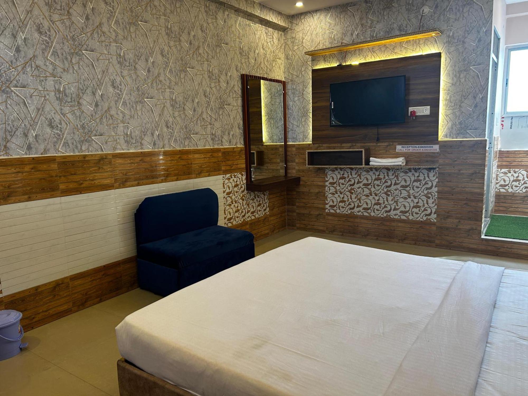 Hotels7Apple Mahoba Exterior foto