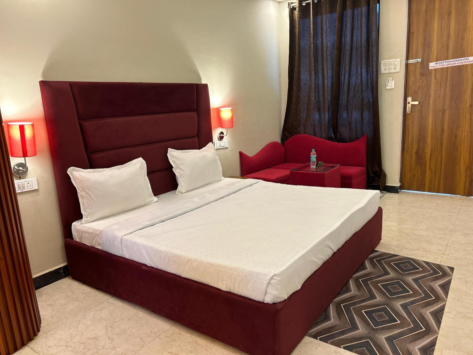 Hotels7Apple Mahoba Exterior foto